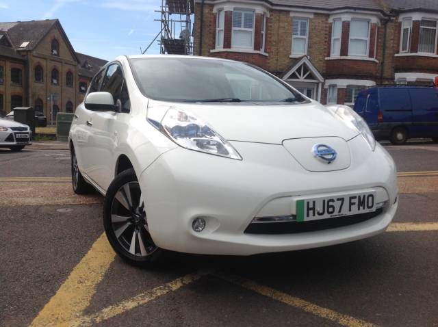 Nissan Leaf 0.0 80kW Tekna 30kWh 5dr Auto Hatchback Electric White