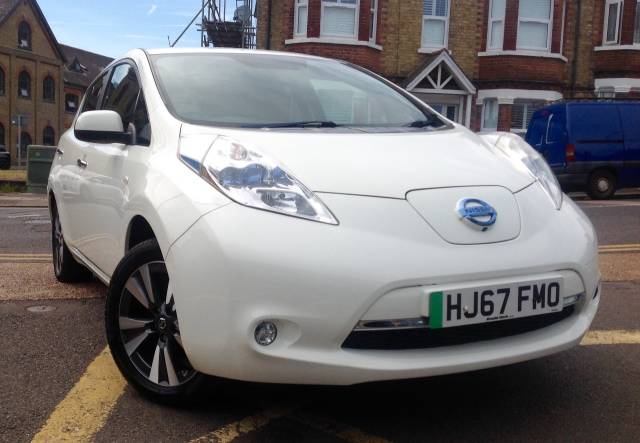 Nissan Leaf 0.0 80kW Tekna 30kWh 5dr Auto Hatchback Electric White